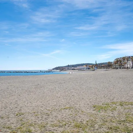Semesterbostad 3 Front Line Beach House Playa Paraiso Manilva