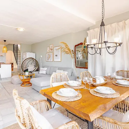 3 Front Line Beach House Playa Paraiso * Manilva